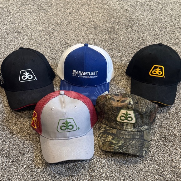 Other - Men's Black and Blue Cap Set